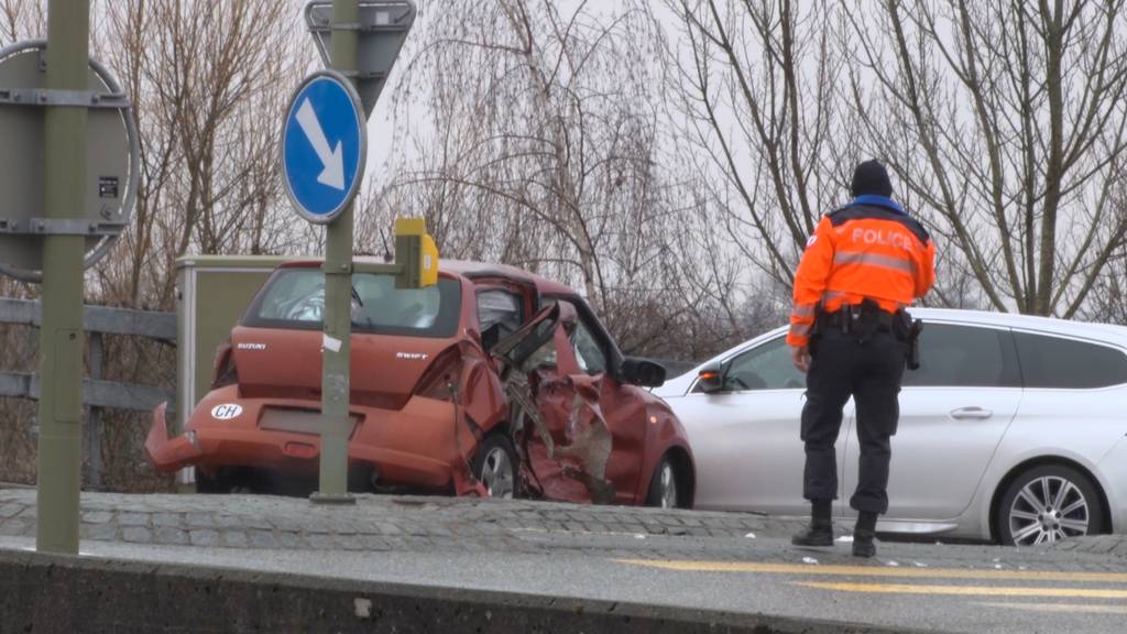 Frau nach Unfall in Urtenen-Schönbühl von Lieferwagen erfasst und schwer verletzt