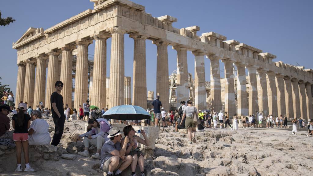 Akropolis in Athen im Sommer