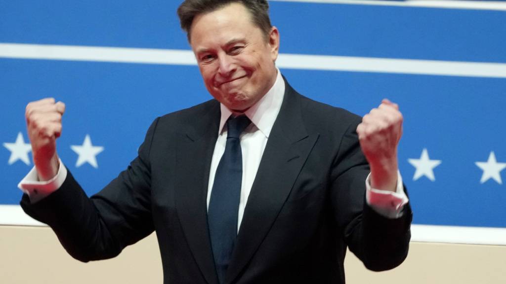 Elon Musks Weltraumfirma SpaceX hat im vergangenen Quartal nach einer langen Durststrecke einen Milliardengewinn erzielt. (Archivbild)