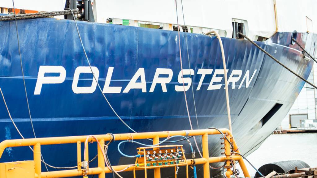 Ein Blick auf das Forschungsschiff «Polarstern», wo sich Forscher auf ihre Forschungsreise in die Arktis vorbereiten.