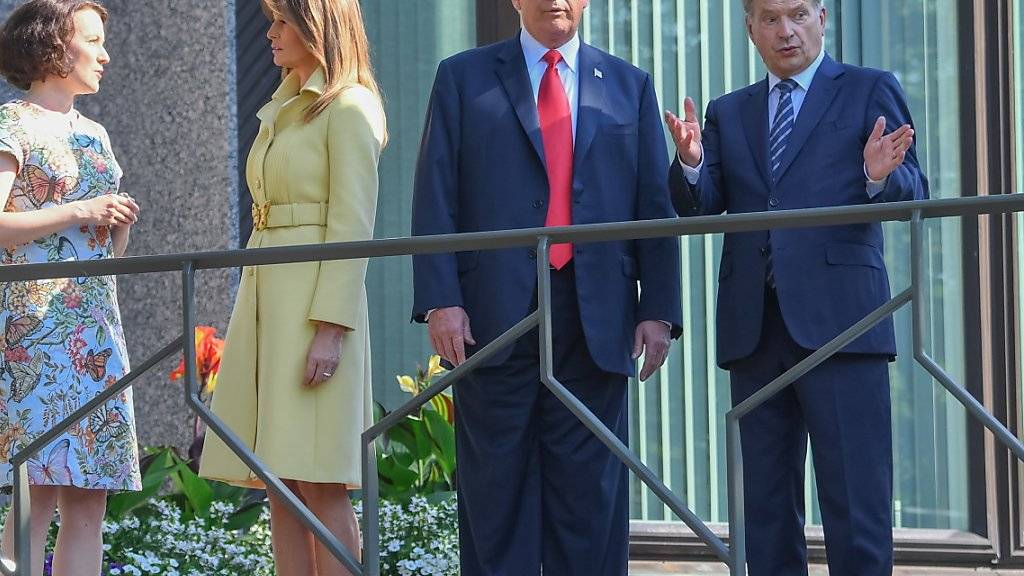 Der finnischen Präsident Sauli Niinistö hat Trump und First Lady Melania an seinem Wohnsitz begrüsst.