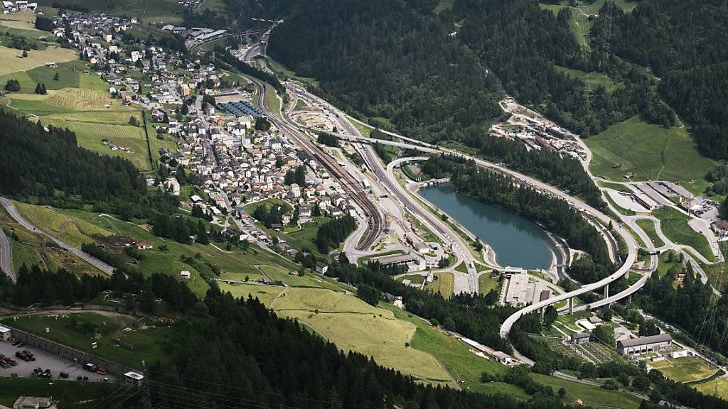 In Airolo wird bald gebaut: Der Bundesrat hat den ersten Planungsschritt für den Bau der zweiten Gotthard-Röhre genehmigt. (Archivbild)