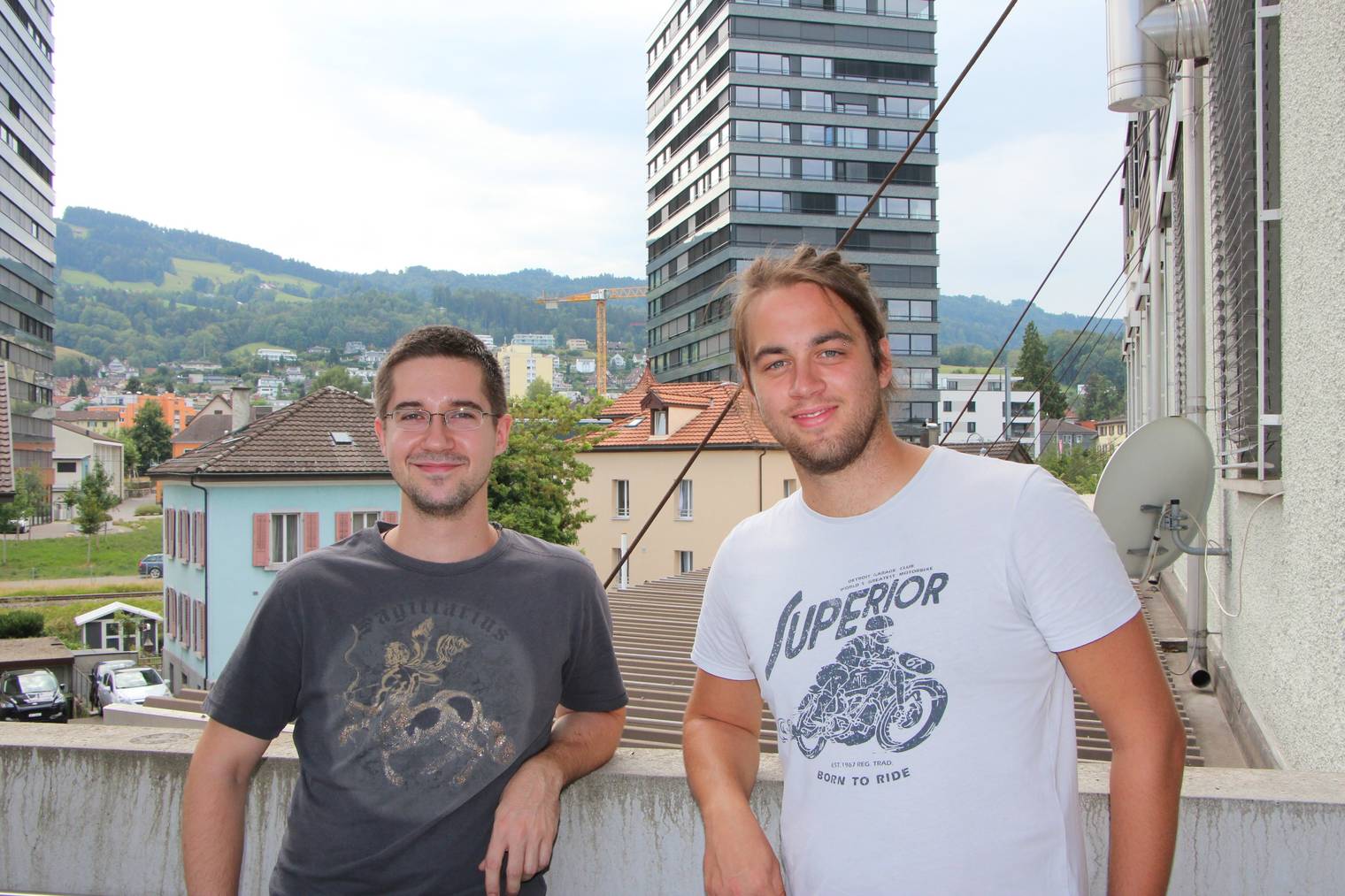 Thomas Vögtle und Gregor Thaler vor dem Indoor-Spielplatz in Rorschach.