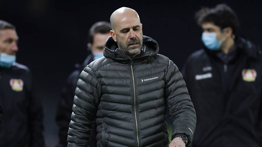 Leverkusens Chefcoach Peter Bosz musste sich fast bis zuletzt ärgern.