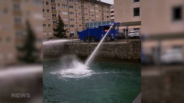 Wasserwerfer-Video der Berner Polizei sorgt für Konfusion