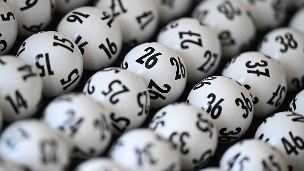 Der Swiss Lotto-Jackpot steigt auf 34,5 Millionen Franken. (Archivbild)