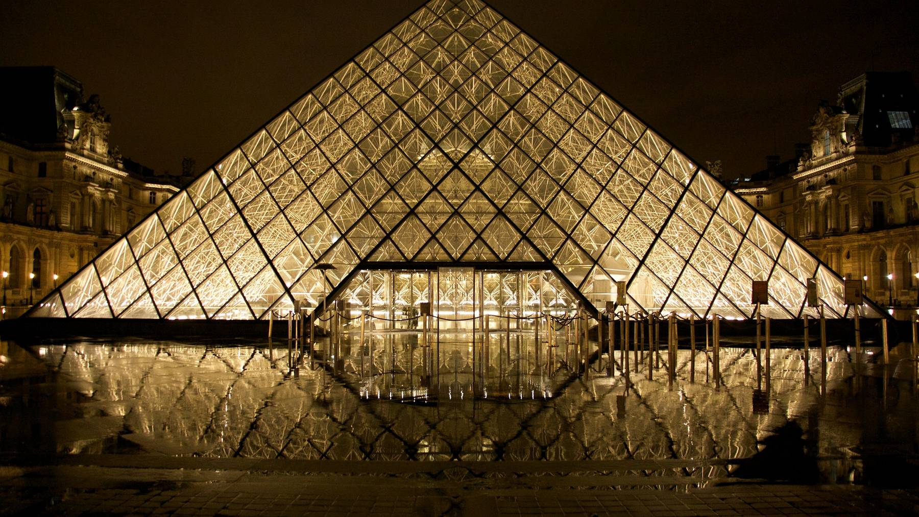 Paris: Der Louvre ist wieder offen