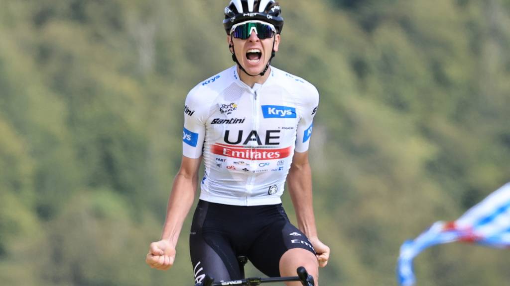 Der Jubelschrei: Tadej Pogacar feiert den Etappensieg