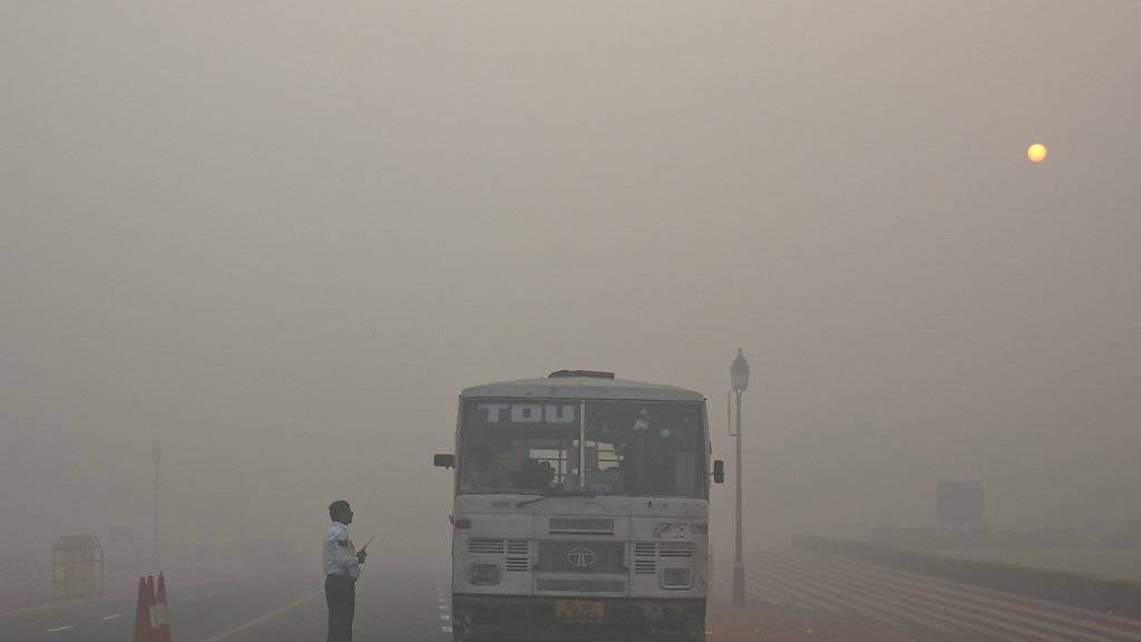 1800 Schulen In Neu Delhi Wegen Luftverschmutzung Geschlossen Fm1today