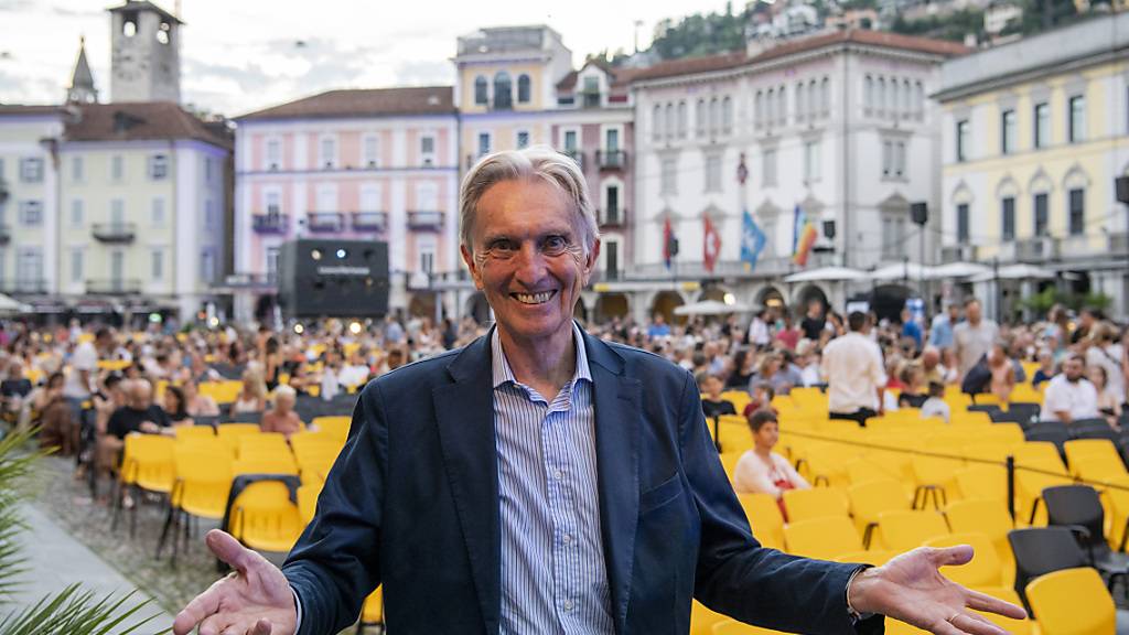 Marco Solari auf der Piazza Grande von Locarno. (Aufnahme vom August 2022)