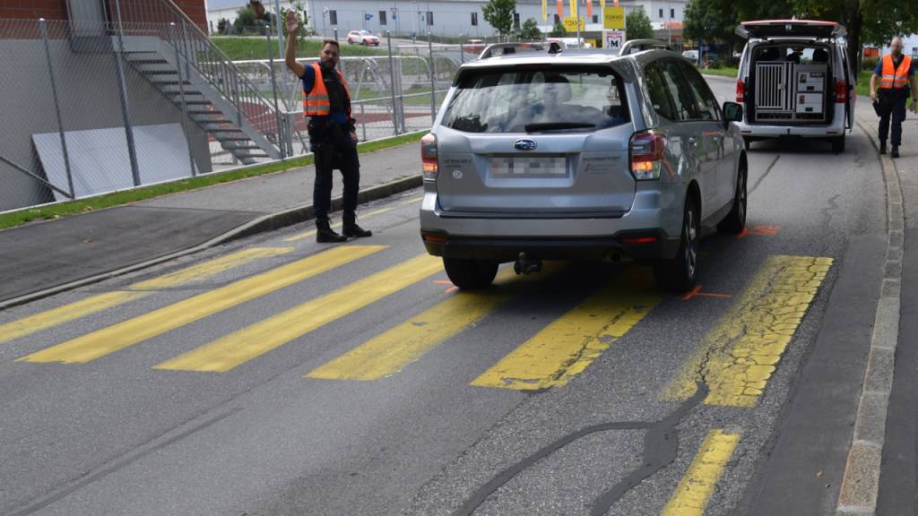 Ein Dreijähriger ist in Landquart am Montag auf einem Fussgängerstreifen von einem Auto angefahren und schwer verletzt worden.
