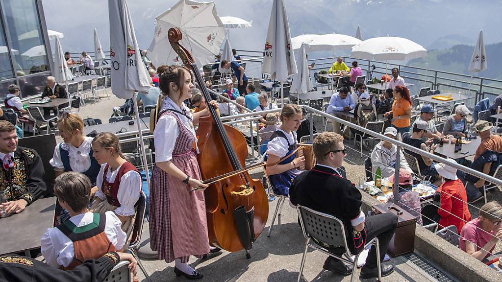Die Gäste sind zurück: Die Schweizer Hotellerie blickt auf ein erfolgreiches Sommergeschäft zurück und bleibt im laufenden Jahr auf Rekordkurs. (Archivbild)