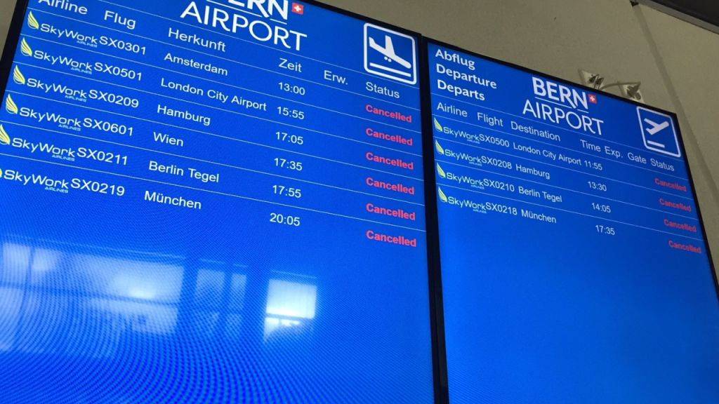 «Cancelled» hiess es am Sonntagmittag hinter den SkyWork-Flügen auf der Anzeigetafel des Flughafens Bern.