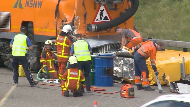 Lastwagen kracht in Unterhaltsfahrzeug