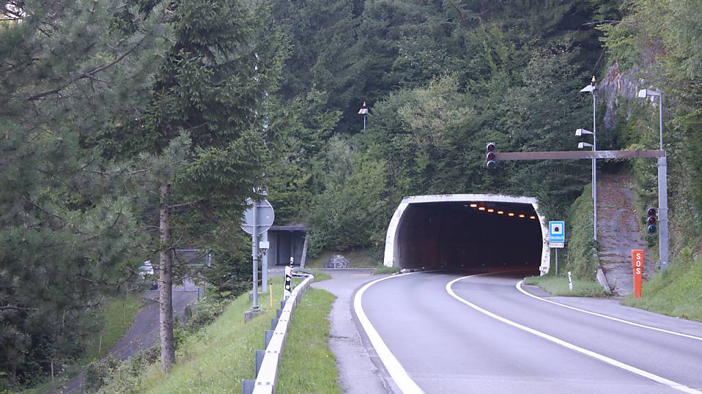 Im November wird die Fahrbahn im Giessbachtunnel erneuert.