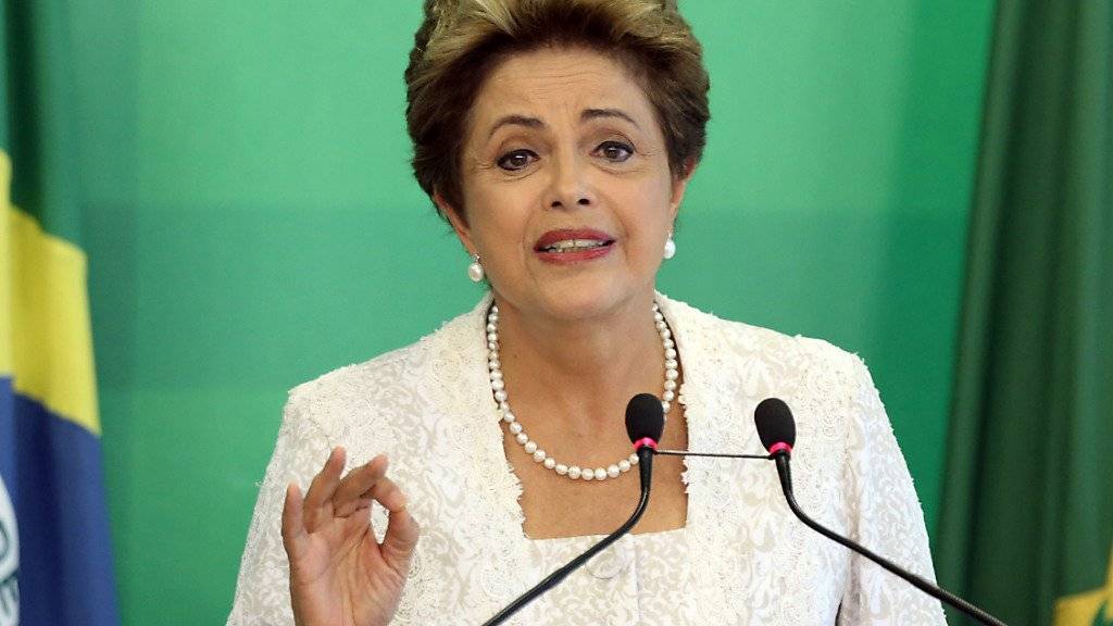 Gerät immer mehr in Bedrängnis: Brasiliens Staatschefin Dilma Rousseff. Laut einem Gericht wurde die Staatsrechnung 2014 unrechtmässig manipuliert, um das Defizit zu beschönigen. (Archivbild)