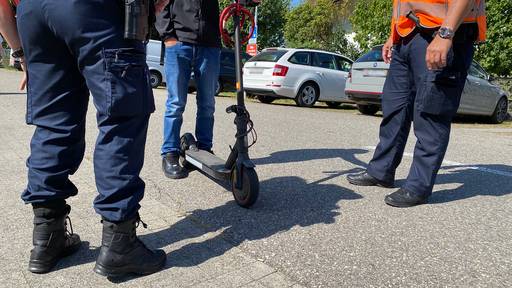 Solothurner Kantonspolizei zieht zahreiche Mofas und E-Trottis aus dem Verkehr
