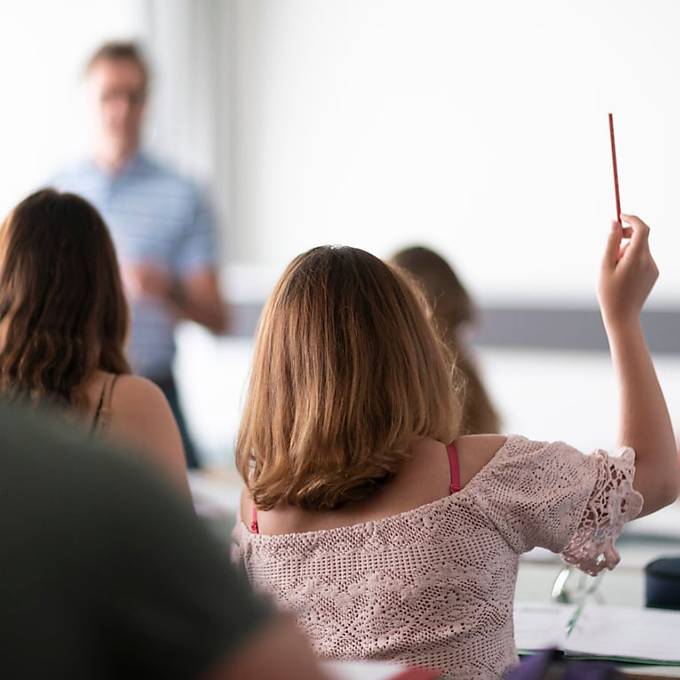 Schulpflege gibt nach Entlassung von schwulem Lehrer Fehler zu