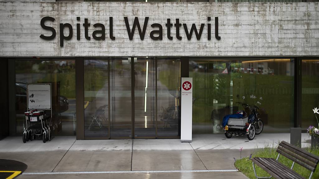 Der Kanton St. Gallen hat das Spital Wattwil kurz nach einer umfassenden Sanierung geschlossen. Nun wird die Notfallstation von der Berit Klinik AG betrieben. (Archivbild)