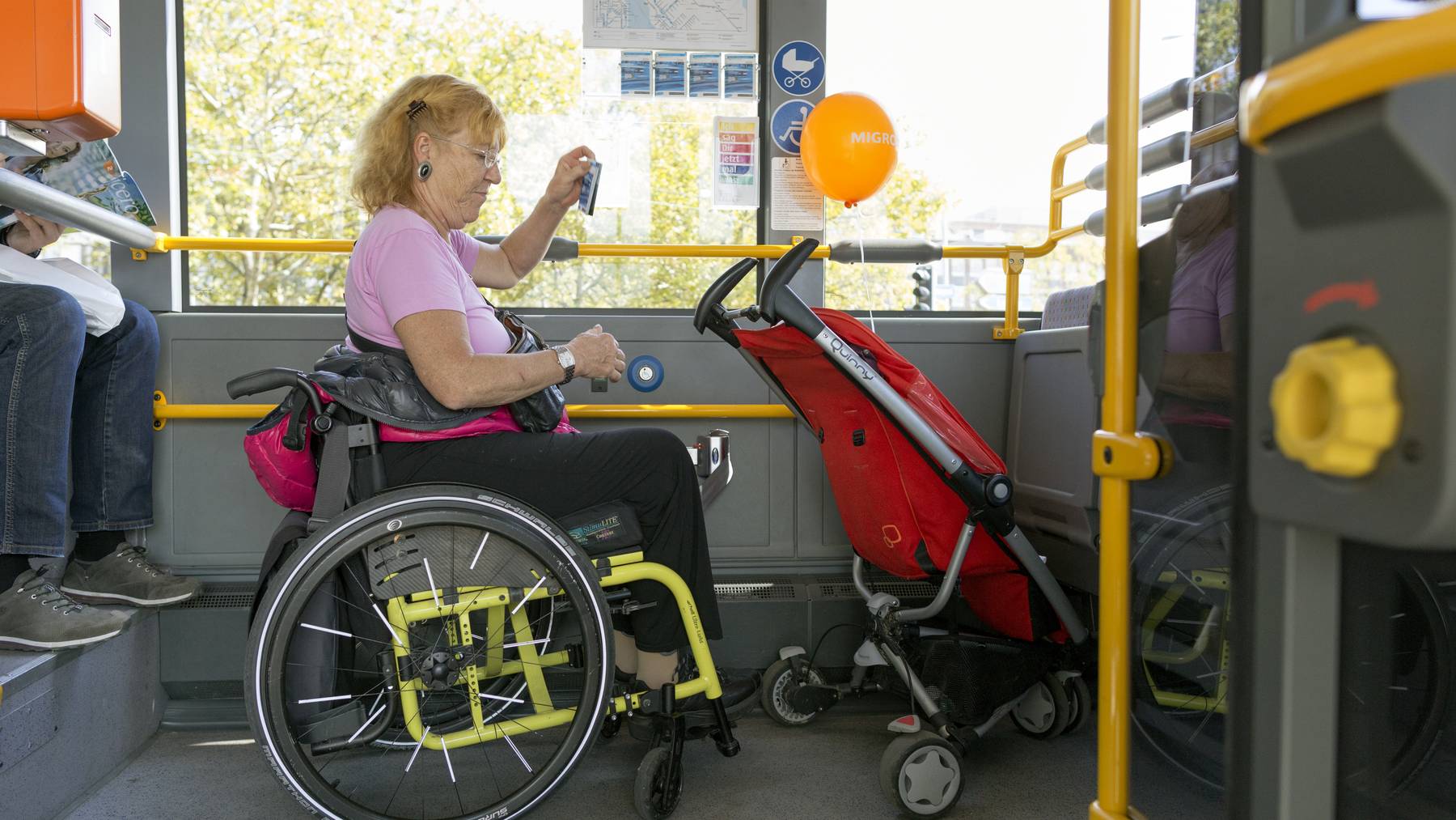 Rollstuhl Bus