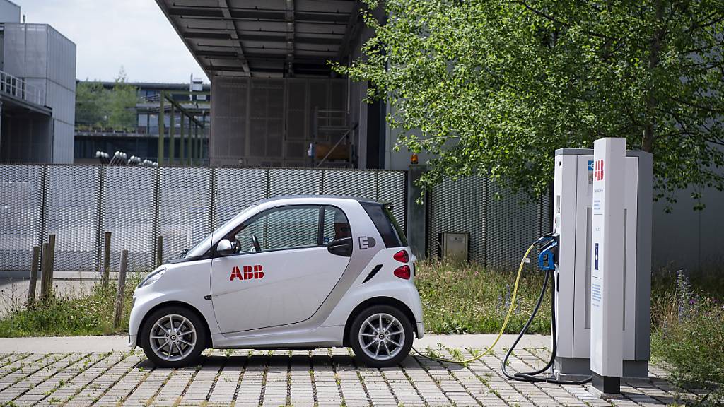 ABB will Fahrzeugflotte elektrifizieren und klimaneutral werden. (Archiv)