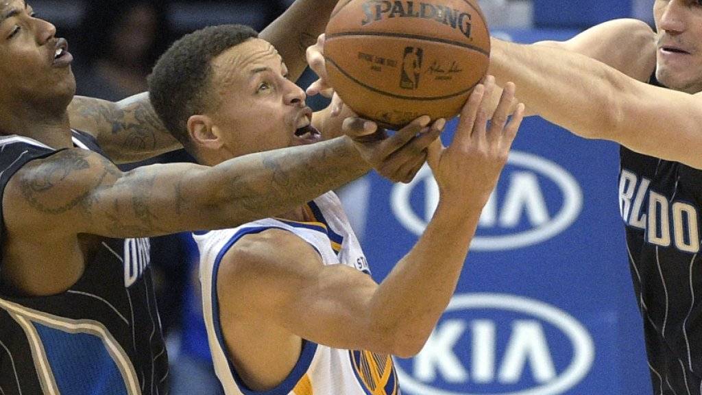 Stephen Curry von NBA-Meister Golden State Warriors konnte oftmals nur von zwei Gegenspielern gestoppt werden