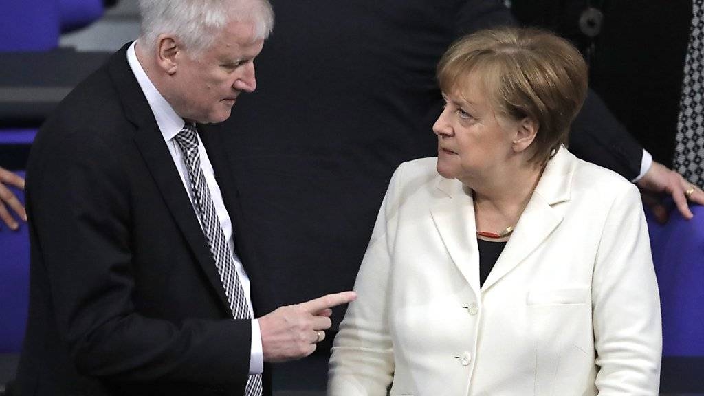 Die deutsche Kanzlerin Angela Merkel lässt sich im Asylstreit den Weg nicht von Innenminister Horst Seehofer aufzwingen.