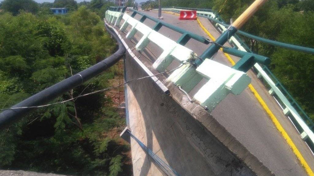 Das neue Erdbeben in Mexiko traf den Süden des Landes. Die Brücke über den Fluss Los Perros im Bundesstaat Oaxaca ist nicht mehr befahrbar.