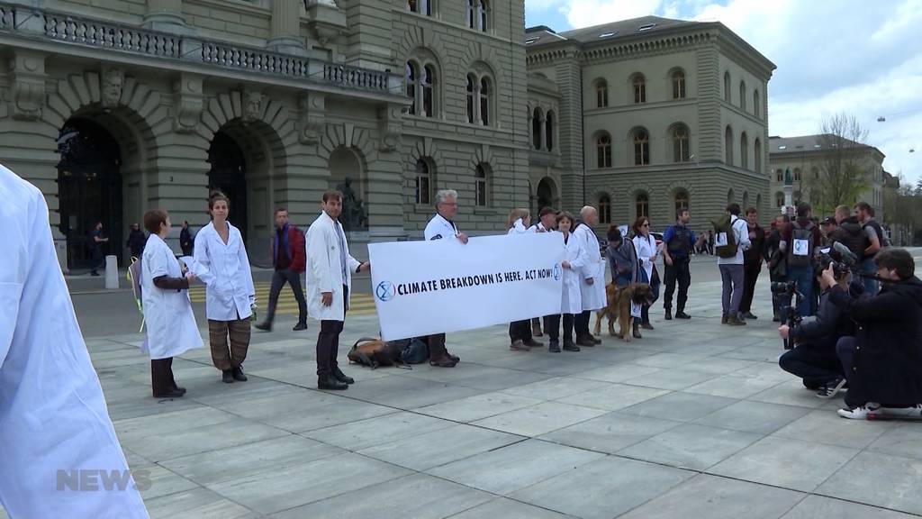 Klimaaktion in Bern von der Polizei aufgehalten