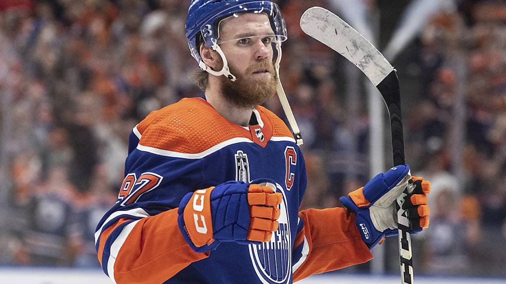 Connor McDavid steuerte erneut vier Skorerpunkte zum Sieg der Oilers bei