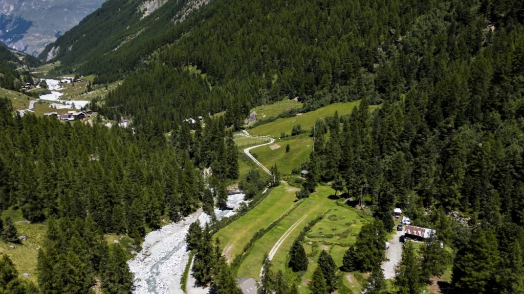 Verband kämpft gegen Schliessungen von Campingplätzen im Wallis