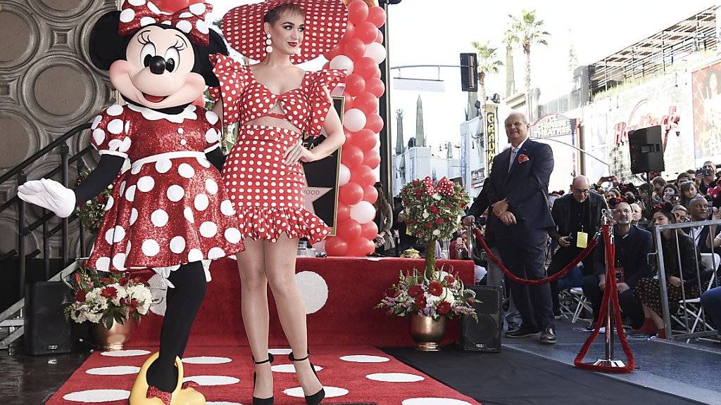 Minnie Maus feiert mit Popstar Katy Perry ihren Stern auf dem «Walk of Fame».