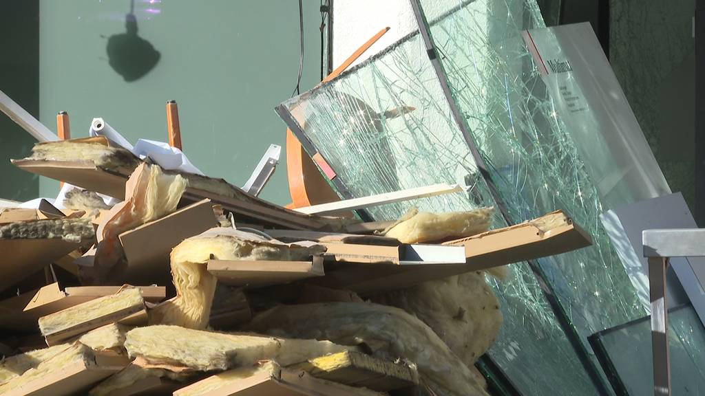 Bankomat in Breitenbach gesprengt – Polizei fahndet nach Täterschaft