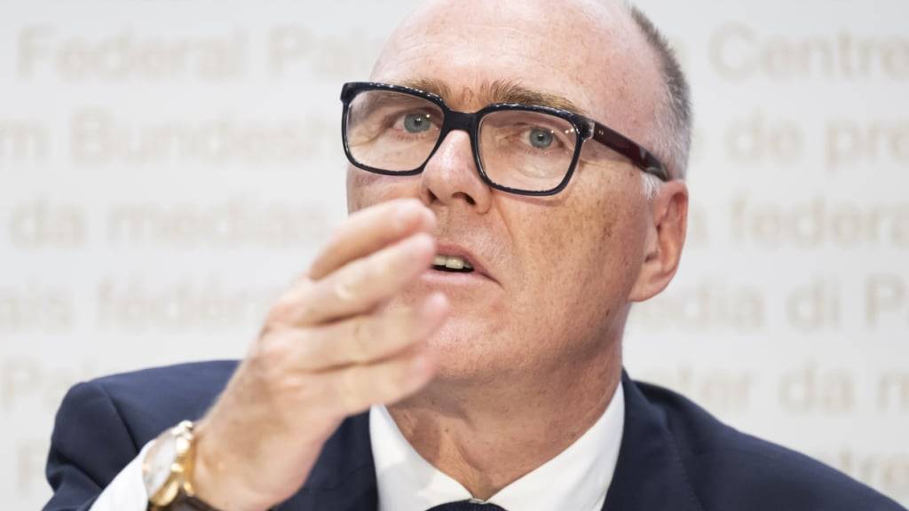 Bundesrat Martin Pfister Ende Juni an einer Medienkonferenz zur Kampfjet-Beschaffung. (Archivbild)