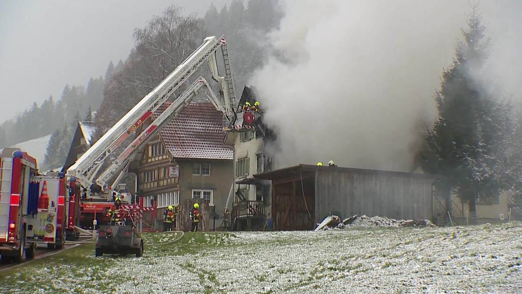 Brand in Wattwil: Haus unbewohnbar, Hund stirbt in Flammen