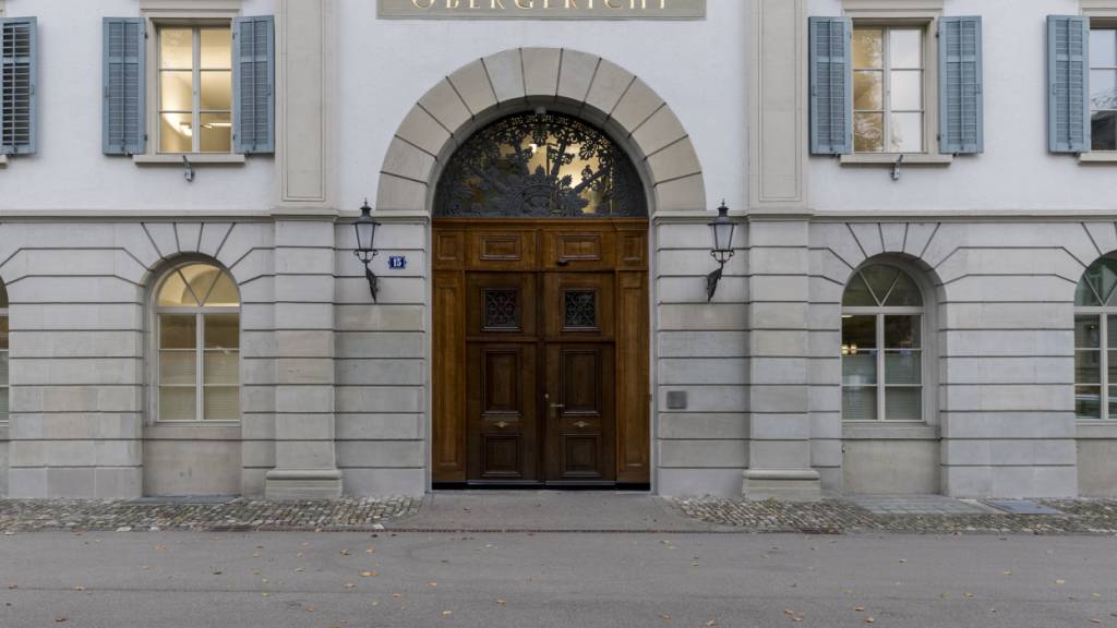 Ein Firmenchef soll eine Bewerberin beim Vorstellungsgespräch sexuell belästigt haben. Das Obergericht sieht dafür aber keine Beweise und spricht ihn frei. (Archivbild)