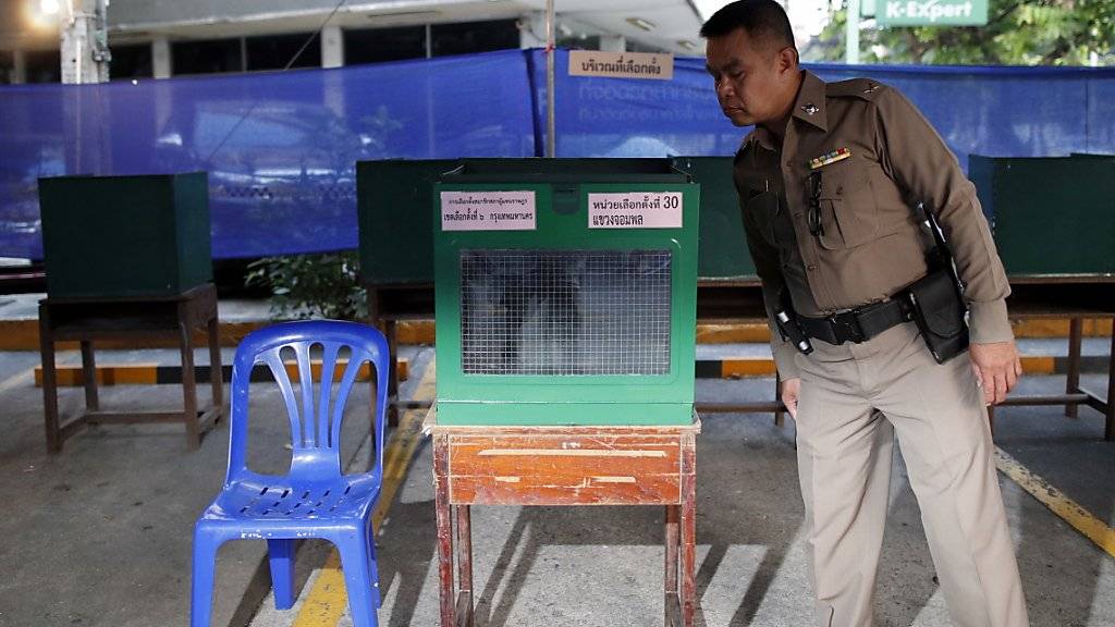 In Thailand haben am heutigen Sonntag knapp fünf Jahre nach einem Militärputsch die Parlamentswahl begonnen.