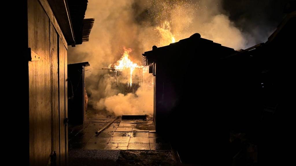 Bei zwei Bränden in Winterthur sind in der Nacht auf Sonntag zwei Personen verletzt worden.