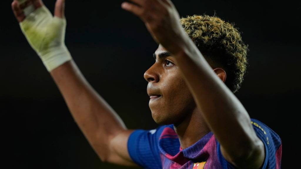 Kämpft schon länger mit Verletzungssorgen: Barcelonas Wunderkind Lamine Yamal