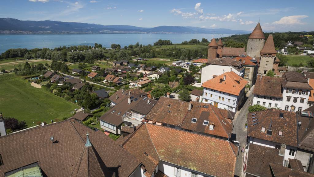 Das Städtchen Estavayer-le-Lac FR am Neuenburgersee erhält am Mittwoch Besuch vom Bundesrat. (Archivbild)