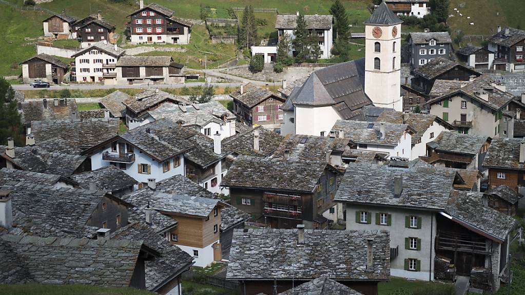 Das Bundesgericht hat zwei Baugesuche für touristisch bewirtschaftete Ferienhäuser in einem Weiler von Vals abgewiesen. (Archivbild)