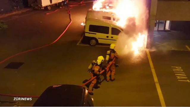 7 Lieferwagen der Stadt abgefackelt