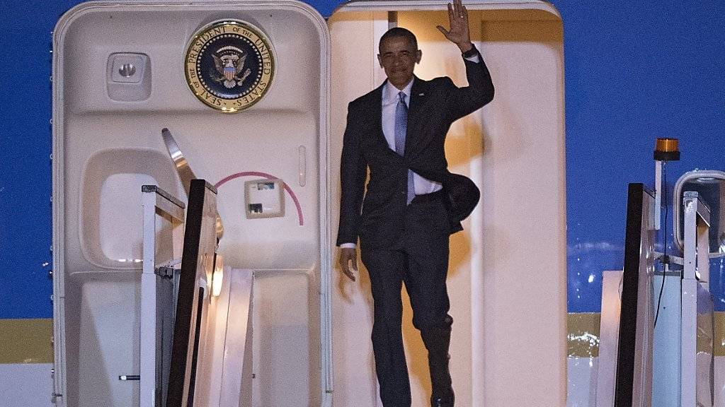 US-Präsident Barack Obama nach der Landung seiner Air Force One auf dem Flughafen London Stansted.