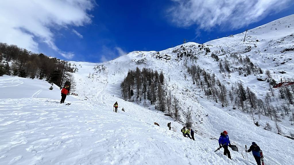 Beim schlimmsten Lawinenunglück in diesem Winter am 1. April auf dem Riffelberg bei Zermatt starben vier Personen. (Archivbild)