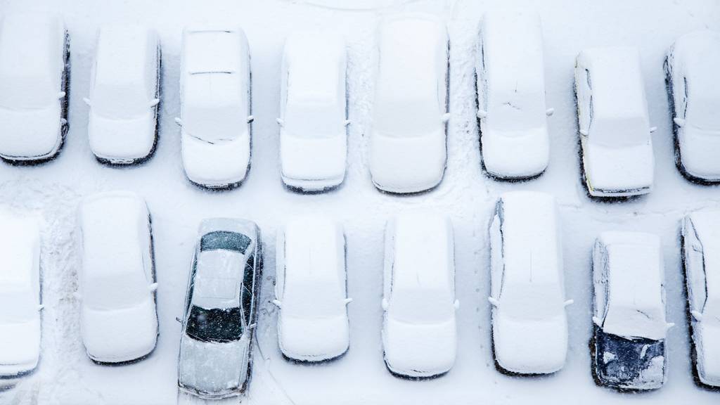 Parkfelder sind aufgrund der Schneemassen nicht immer ersichtlich. (Symbolbild)