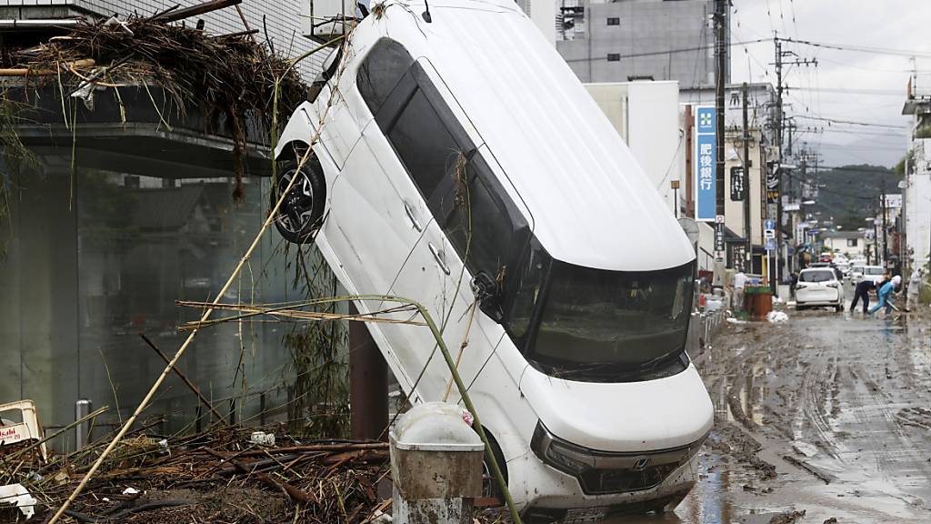 Unwetter haben im Südwesten Japans schwere Schäden angerichtet. Foto: Yuki Sato/Kyodo News/AP/dpa