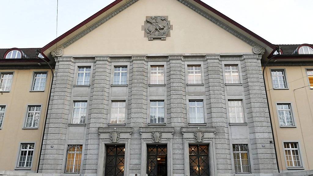 Ein 62-jähriger Mann aus Bangladesch musste sich am Mittwoch vor dem Bezirksgericht Zürich wegen Mordes an seiner Ehefrau verantworten. (Archivbild)