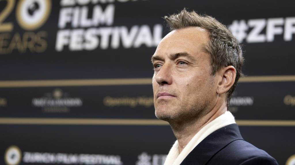 «Ich liebe es, Filme zu machen und darüber zu reden.» Sein Beruf sei gleichzeitig seine Passion, sagte der britische Schauspieler Jude Law am Donnerstagabend am Zurich Film Festival.