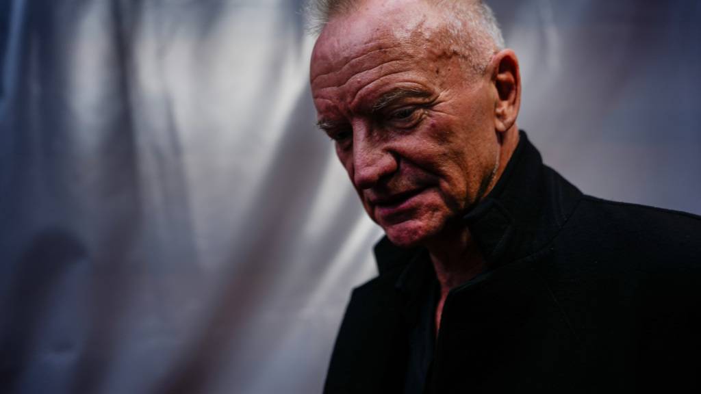 Sting kommt im nächsten Sommer ans St. Peter at Sunset im solothurnischen Kestenholz. Der Top-Star und sein Trio beehren damit nicht die grossen Festivals, sondern treten in beschaulicher Atmosphäre mit Blick auf den Jura auf. (Archivbild)