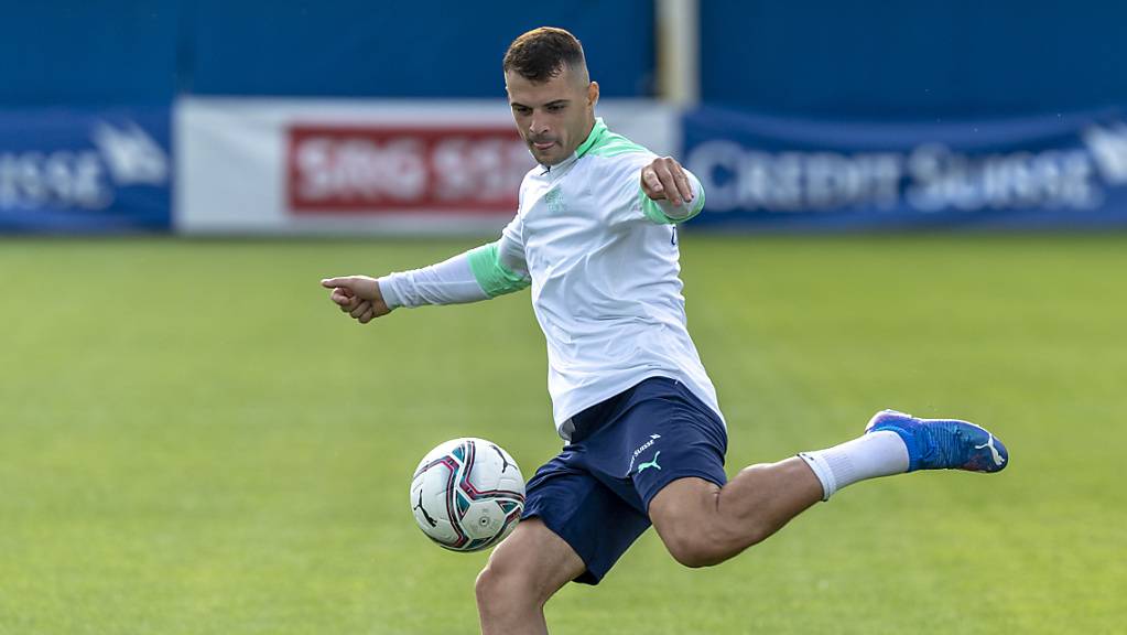 Captain Granit Xhaka fehlt der Schweiz im ersten Spiel unter Murat Yakin.